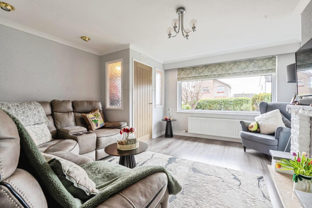 Pitreavie Place, Kirkcaldy, KY2 photo 3