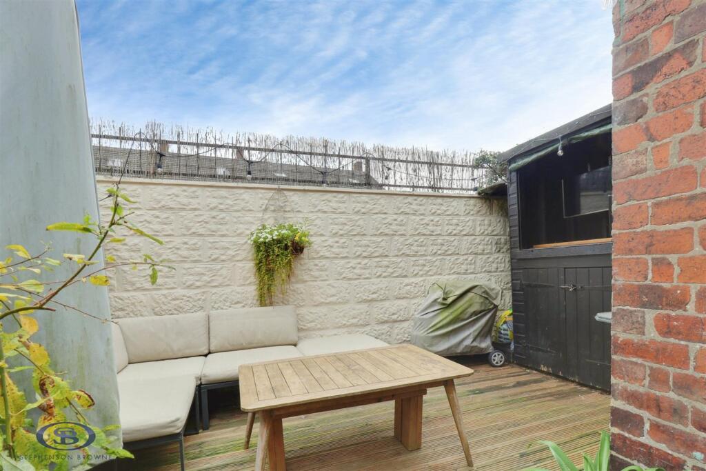 House in Newcastle-under-Lyme, Kidsgrove - View 3