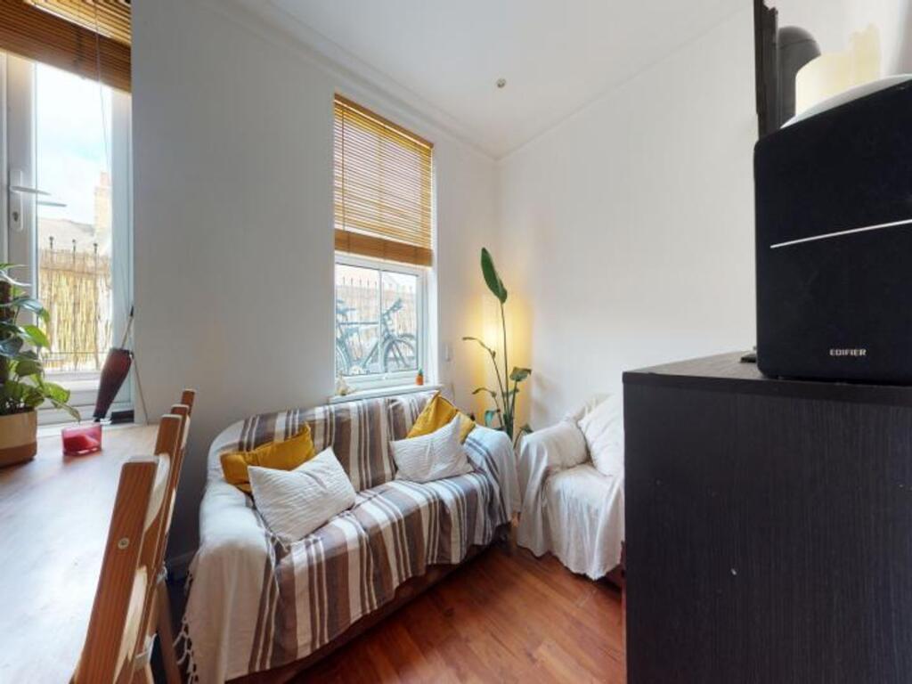 Apartment in London - View 4