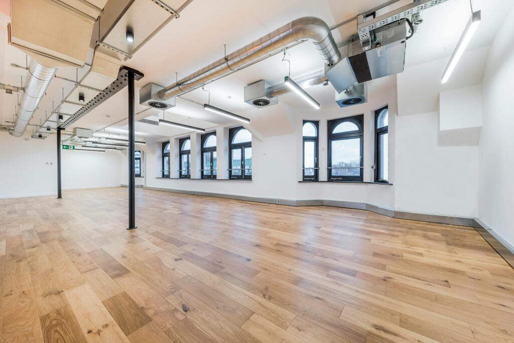 hall 17.jpg