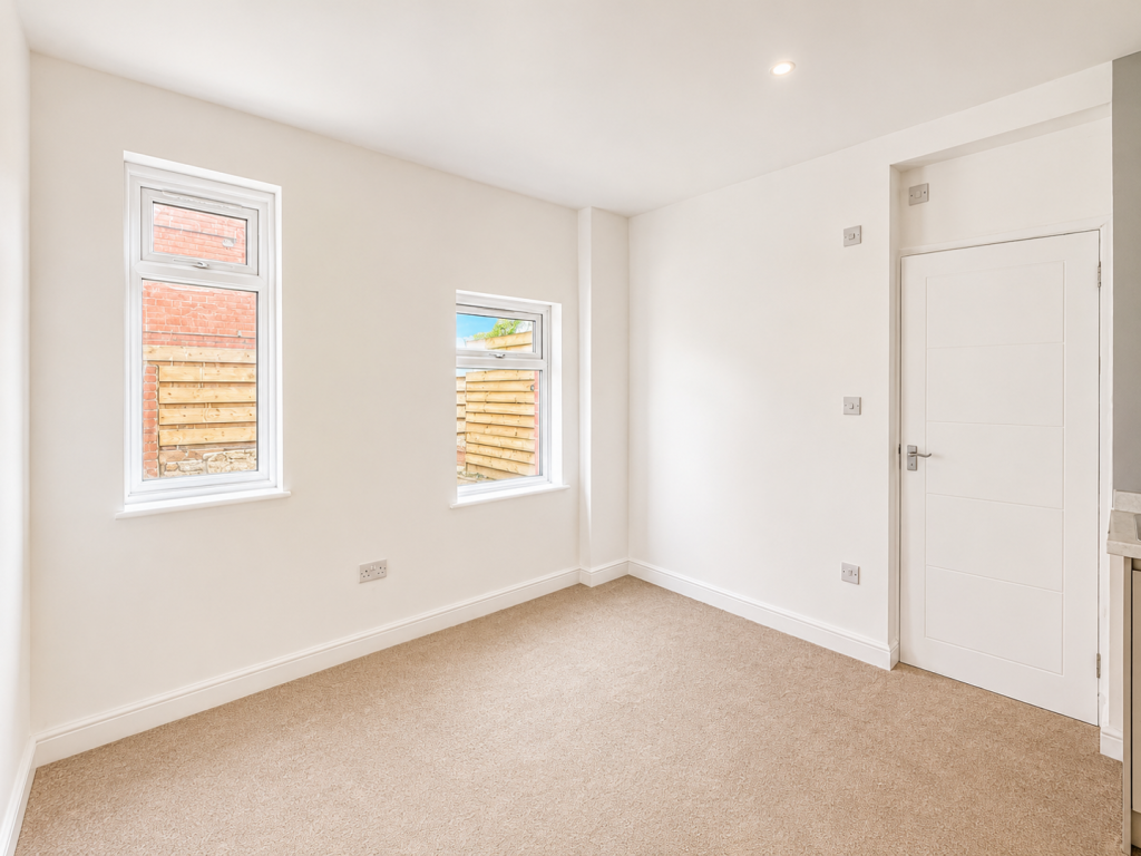 Apartment in Preston - View 5