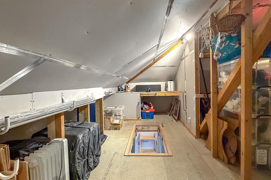 Additional image 17 of Mount Drive, Park Street, St. Albans