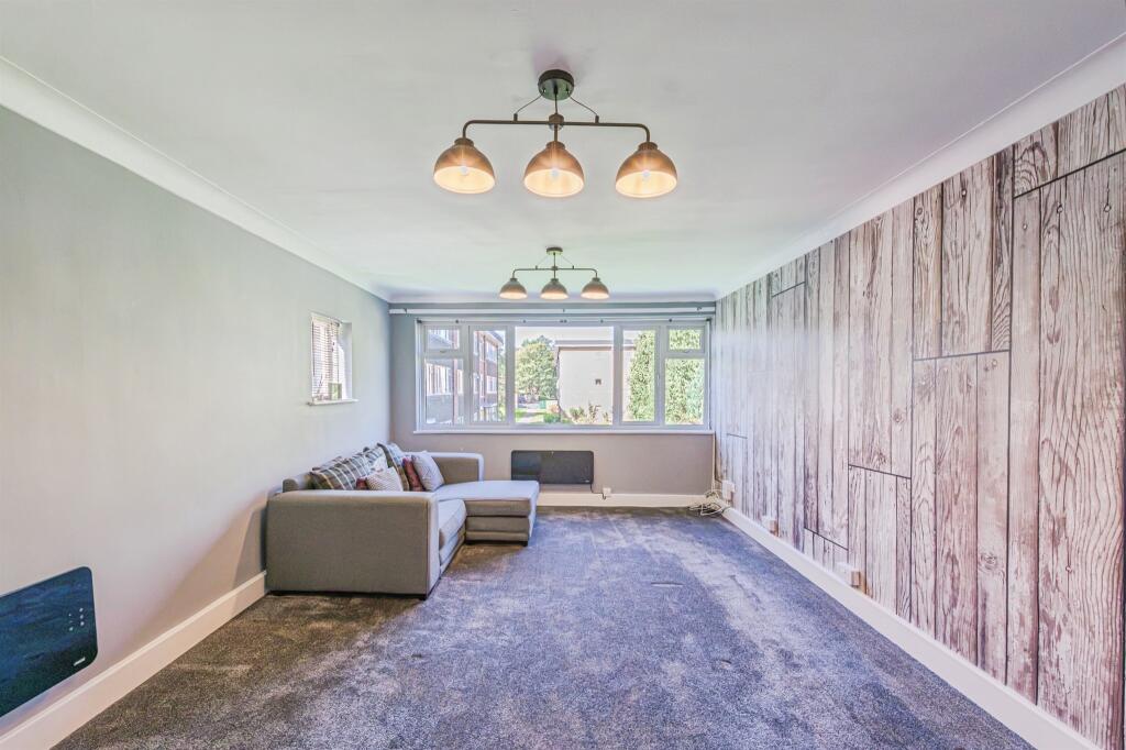 Garrard Gardens, Sutton Coldfield photo 5
