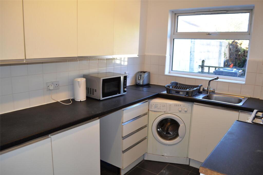 House in Gloucester - View 4