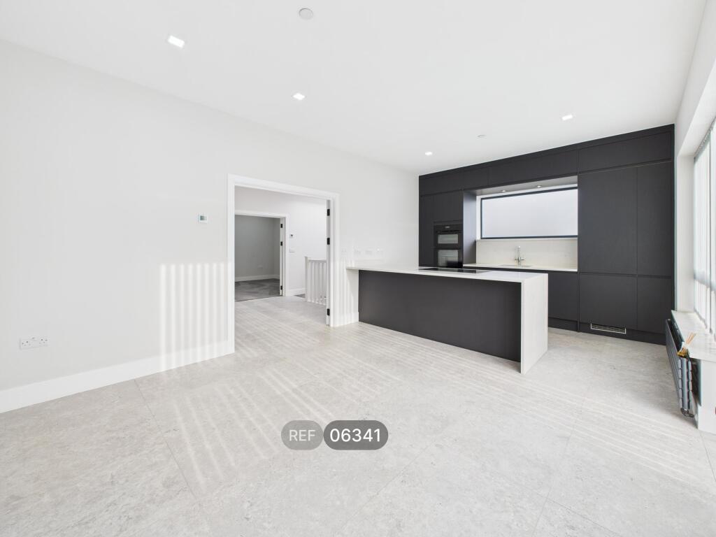House in Brighton - View 4