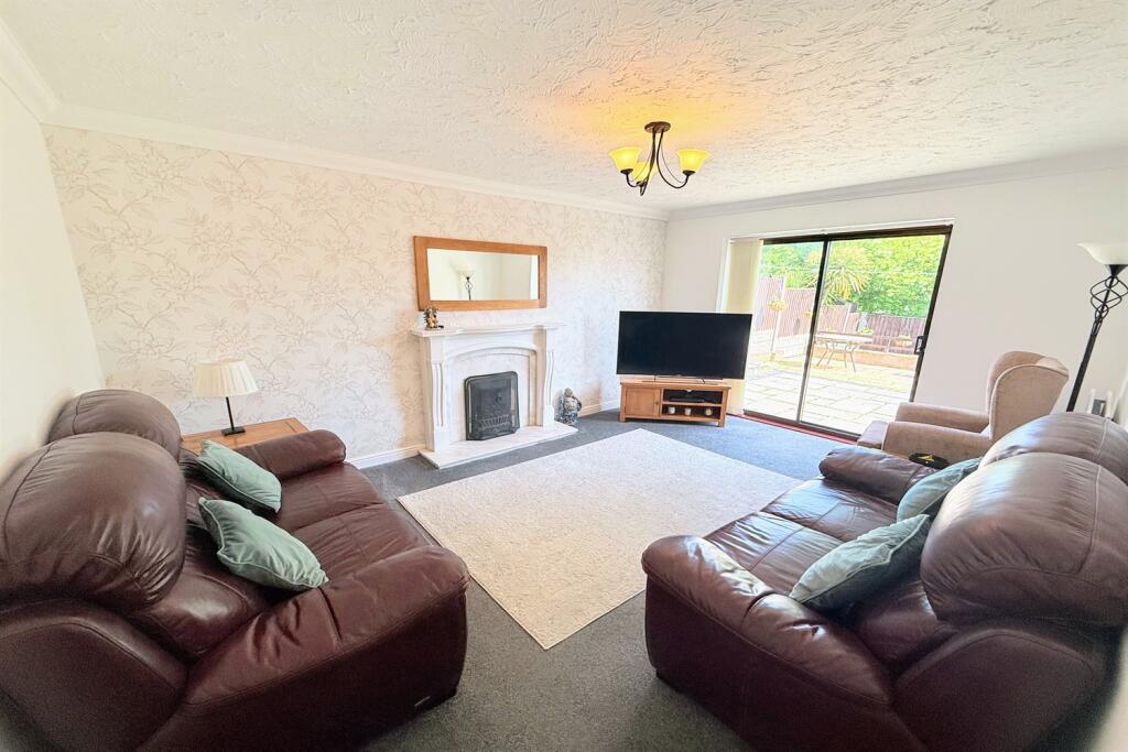 Tarnbeck, Norton, Runcorn WA7 6SF photo 4