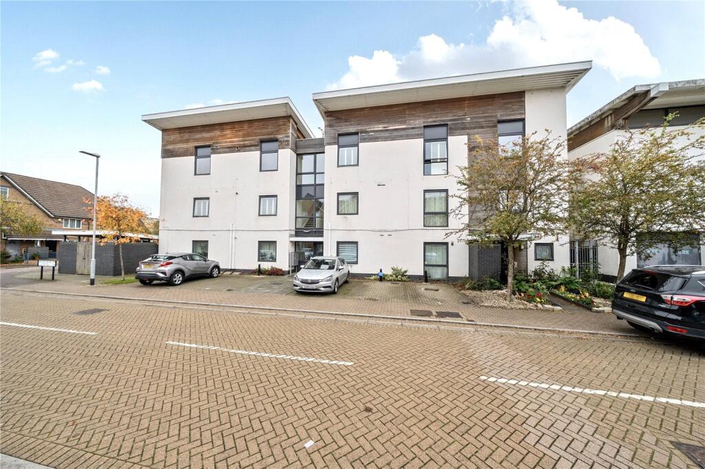 2-bed flat on Brown Close, Wallington, £320,000