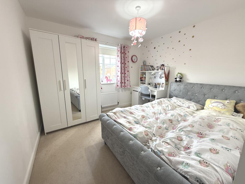 House in Middlesbrough, Hemlington - More