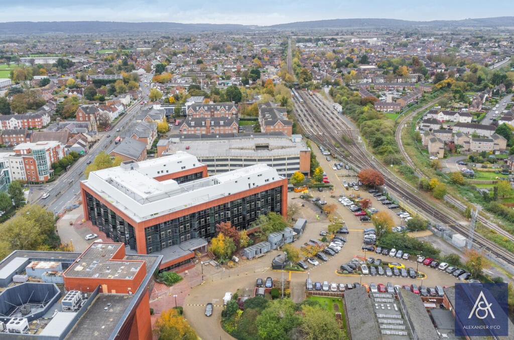 Apartment in Hemel Hempstead - View 4