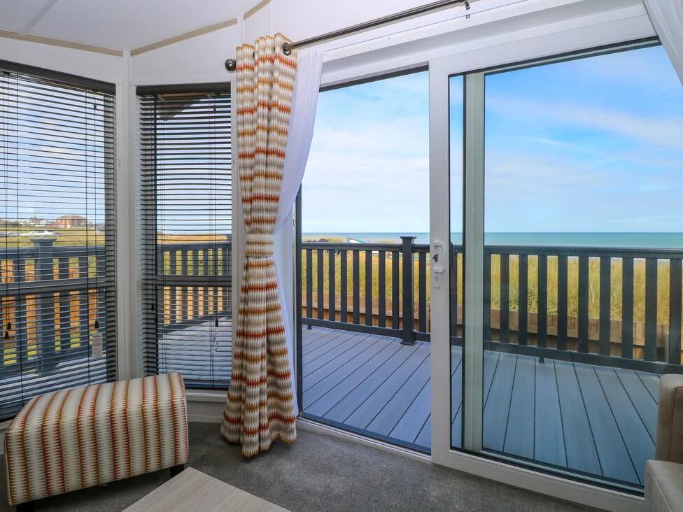 Two Bed Seaview Lodge, Sandy Beach Holiday Park, Bacton, Norwich, Norfolk, NR12 0EW photo 5