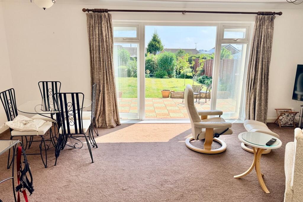 Stour Road, Durrington, Worthing, West Sussex, BN13 3LY photo 4
