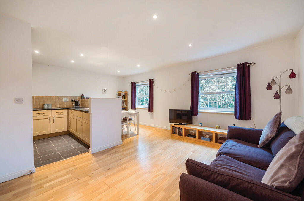 Apartment in Nantwich, Cheshire East - View 2