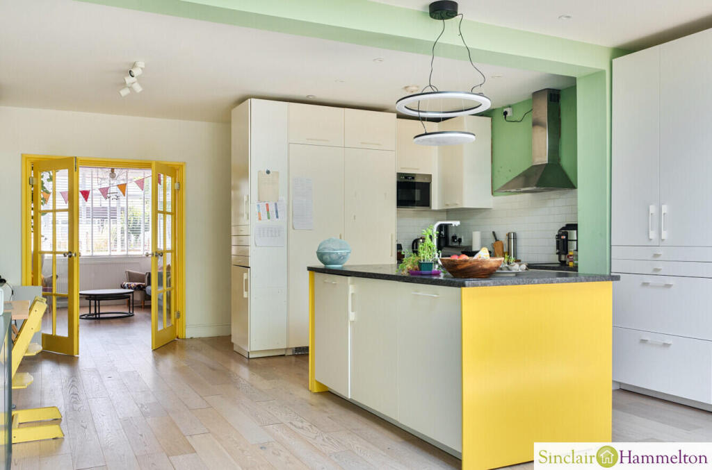 House in London - View 5