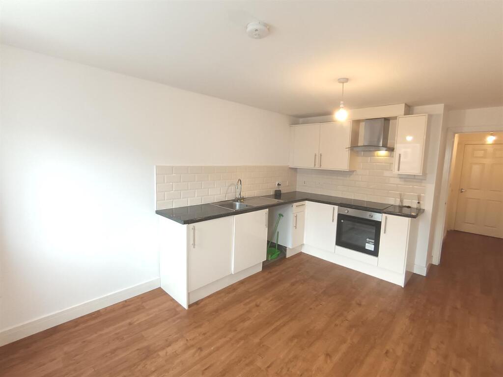 Main image of property: 123 City Road, Cardiff