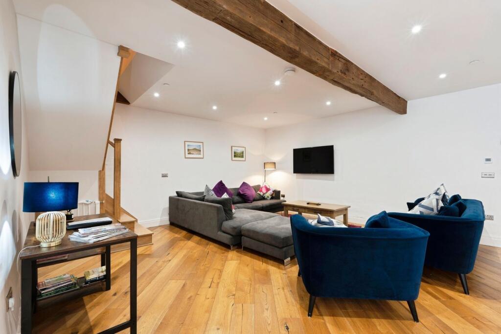 House in Bradford - View 5