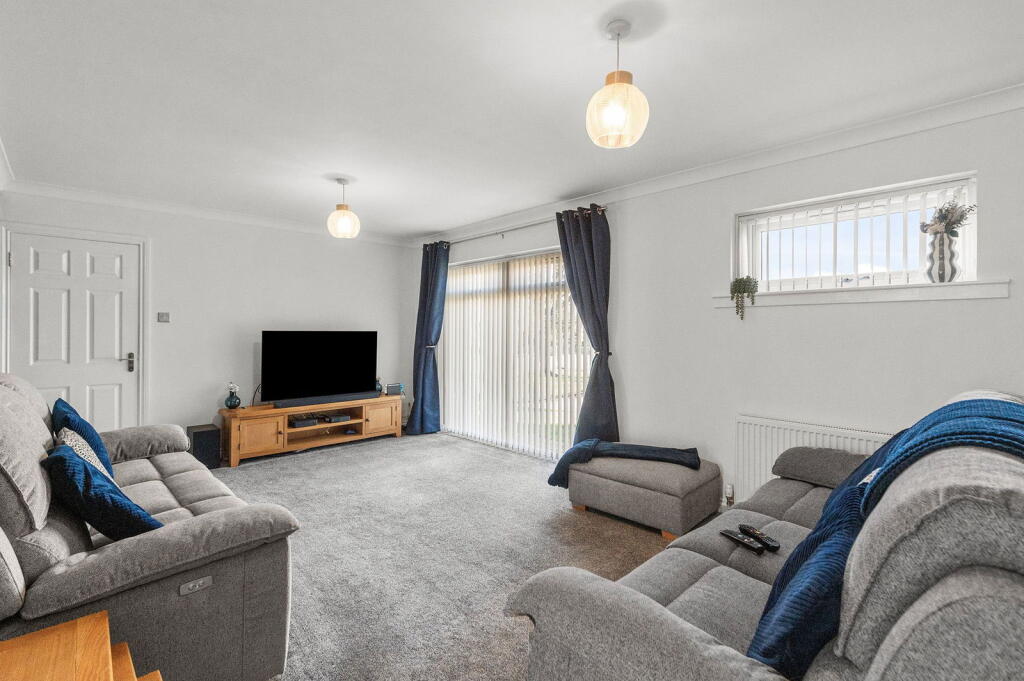 9 Dunvegan Avenue, Stenhousemuir, FK5 4TF photo 4