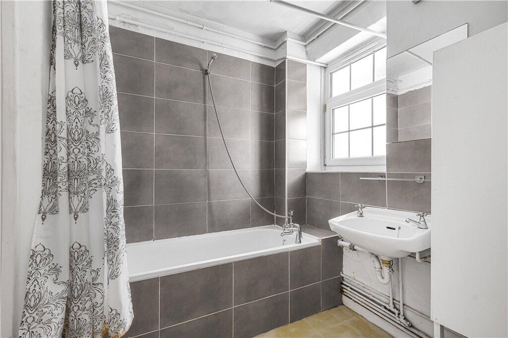 1 bedroom maisonette for rent