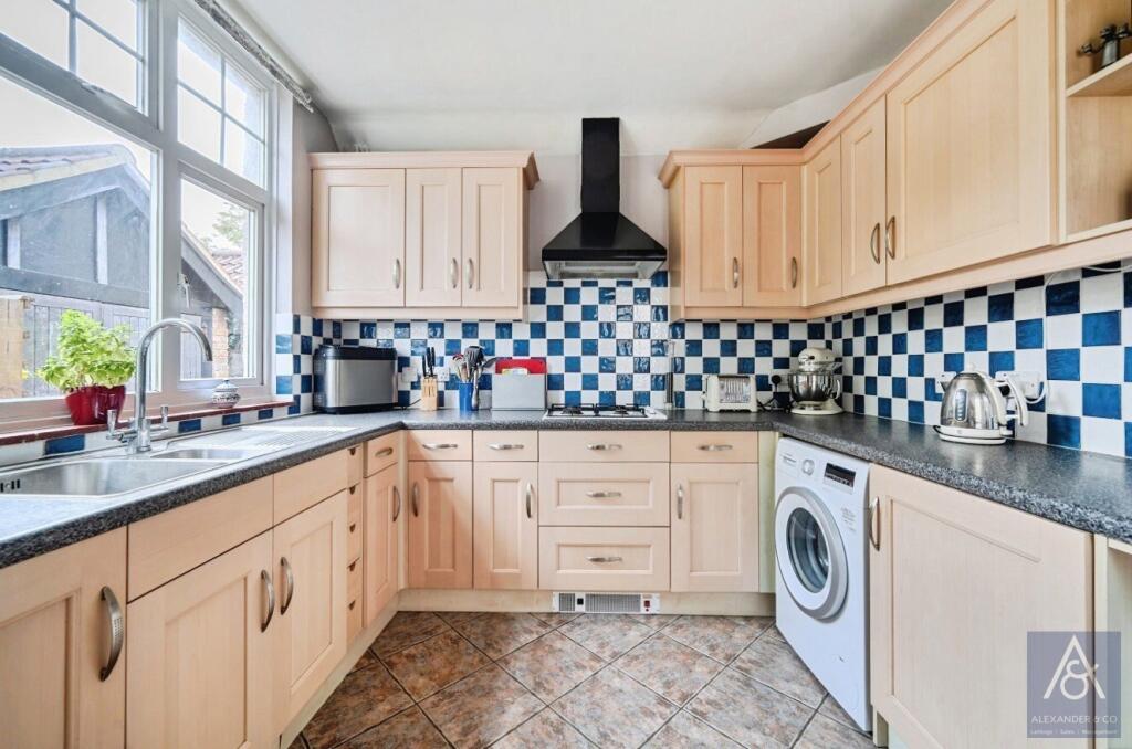 House in Buckingham, Buckinghamshire - View 5