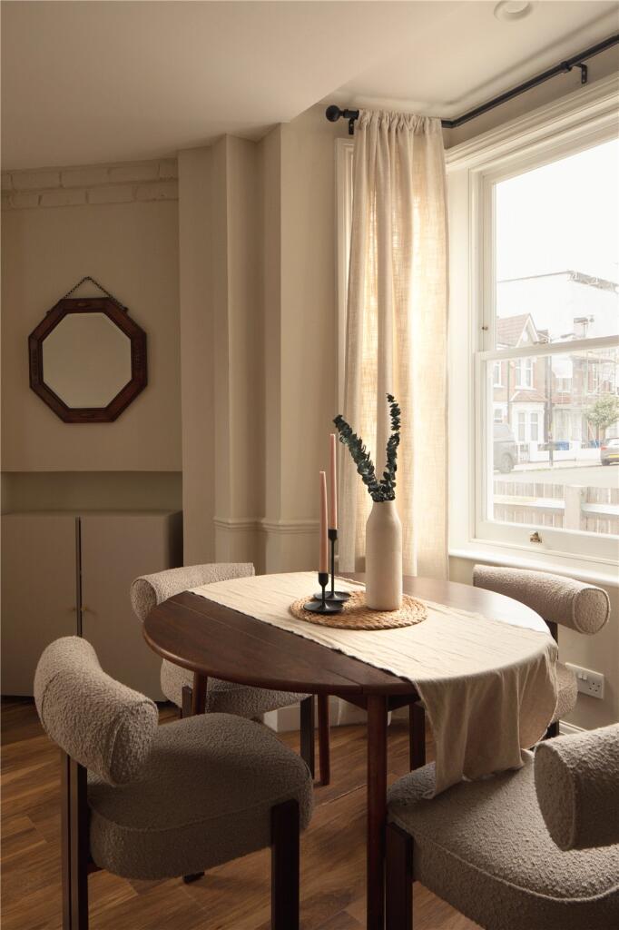 Apartment in London - More