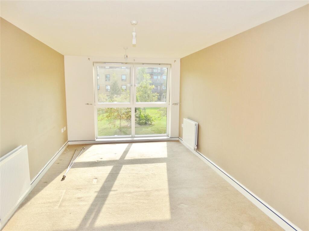 Apartment in Crawley, West Sussex - View 2