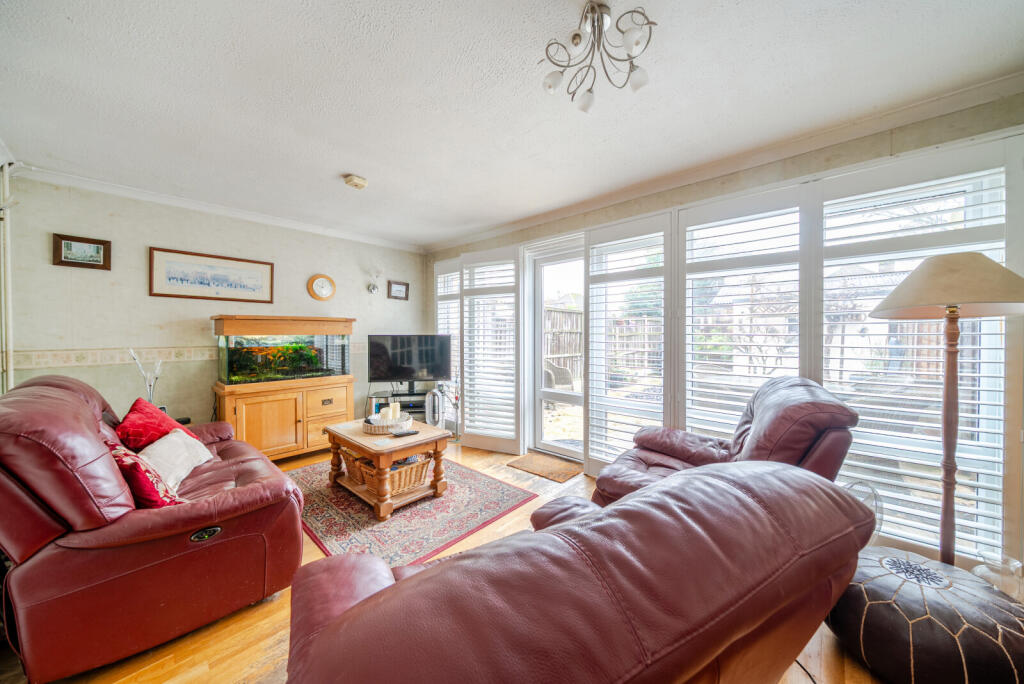 Hetherington Road, Shepperton, TW17 photo 3