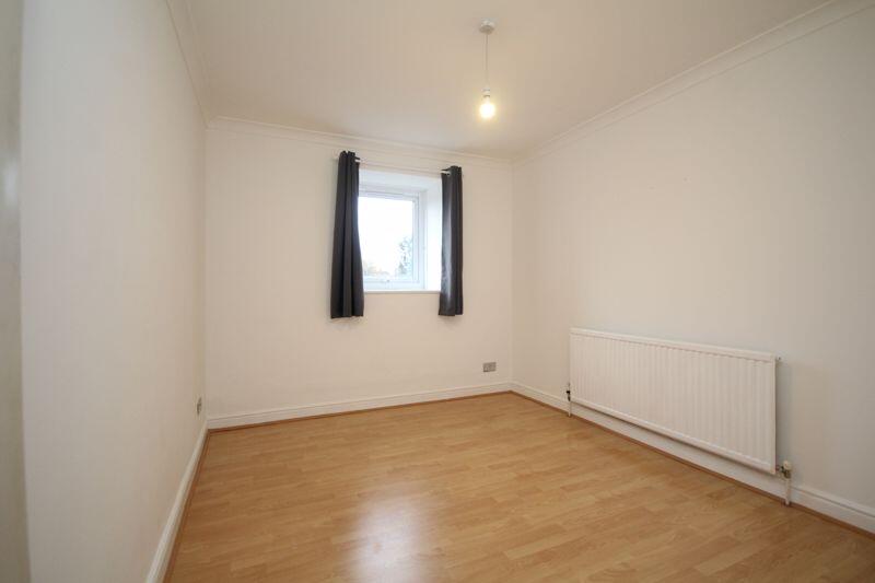 Apartment in London, Bromley Park, Plaistow - View 4