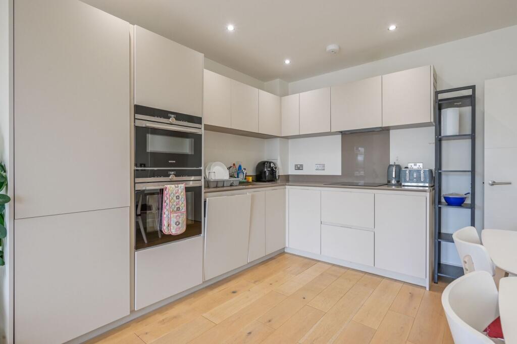 Apartment in London, New Union Wharf, Blackwall - View 3