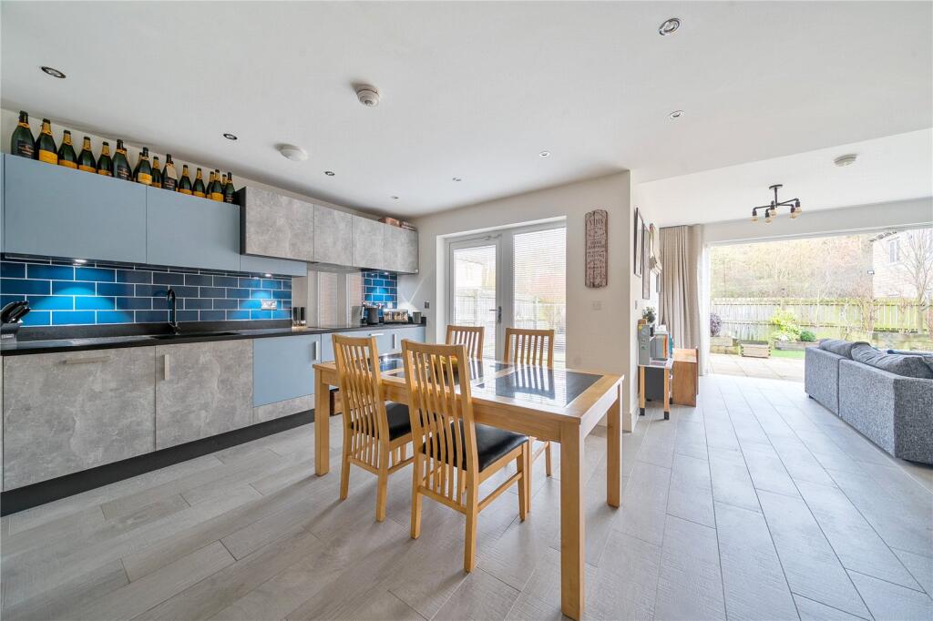 House in Leeds, Calverley - View 3