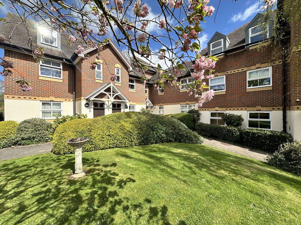 Main image of property: Farriers Mews, Abingdon