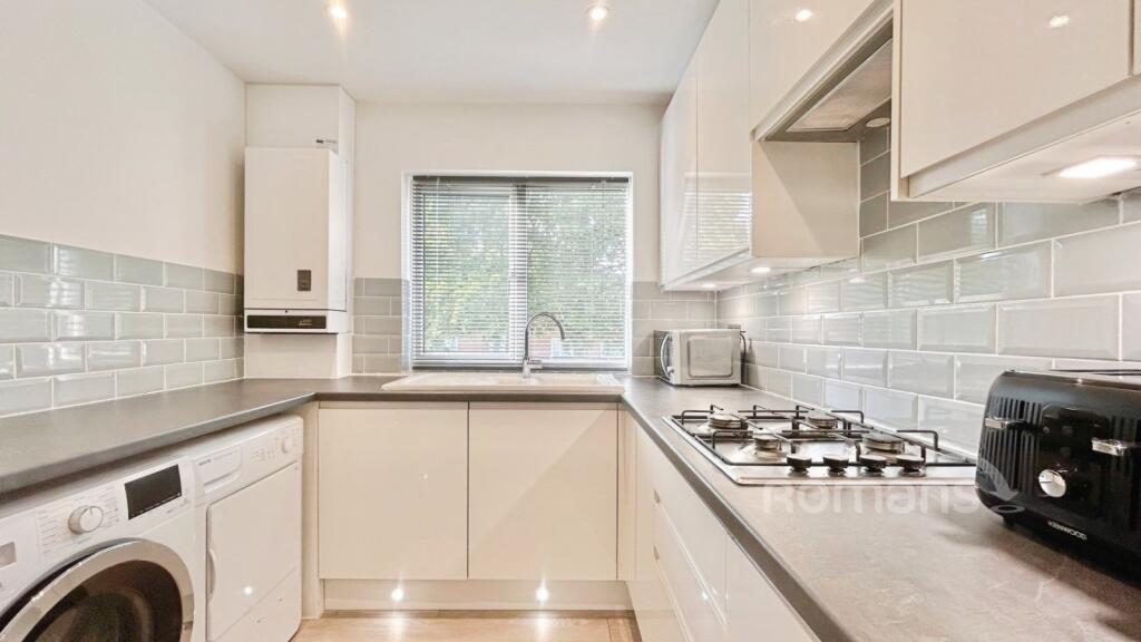 Apartment in Basingstoke and Deane, Brighton Hill - View 5