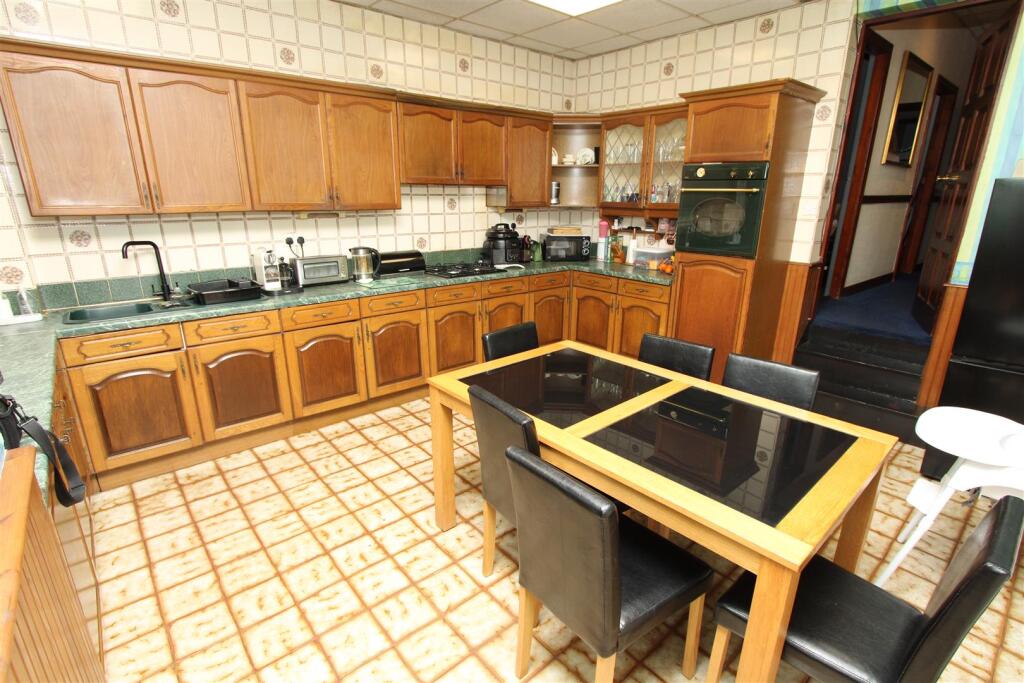 House in Bradford, Apperley Bridge - View 5