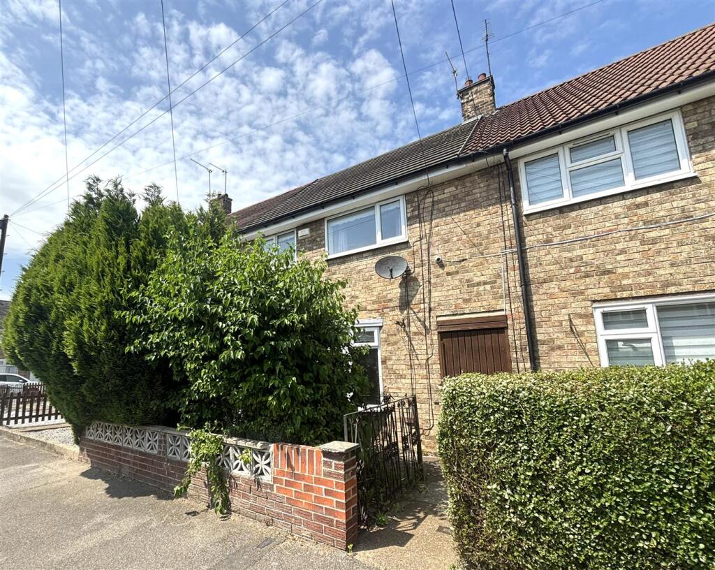 Main image of property: Taunton Road, Hull