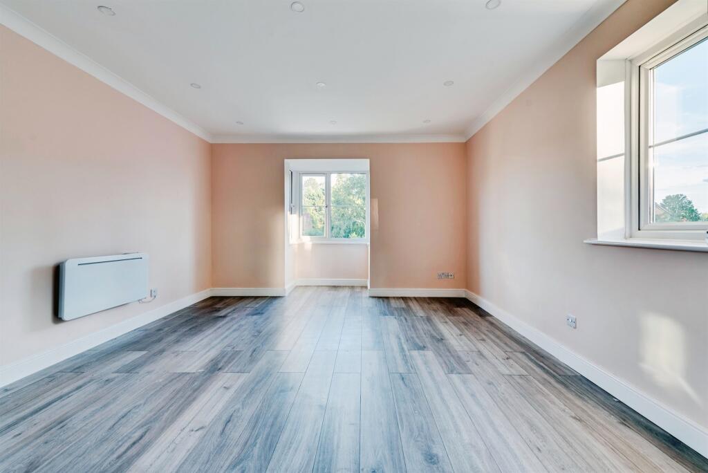 Apartment in Hungerford, West Berkshire - View 5