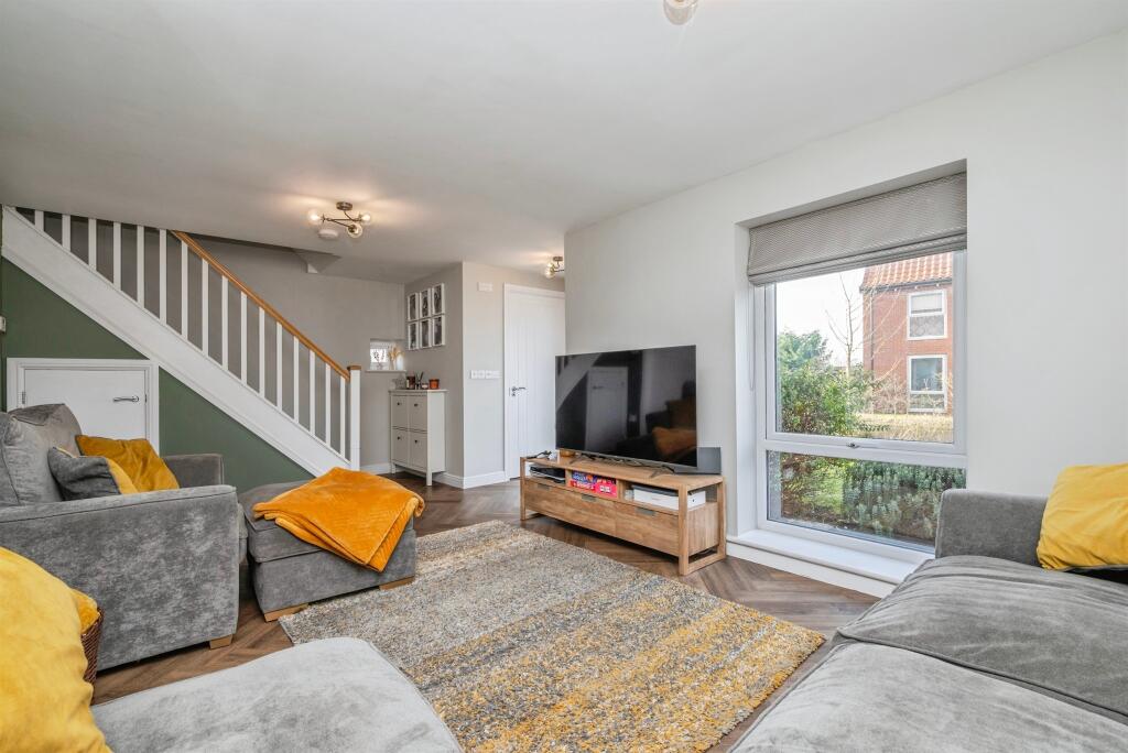 Ives Way, Erpingham, Norwich photo 4