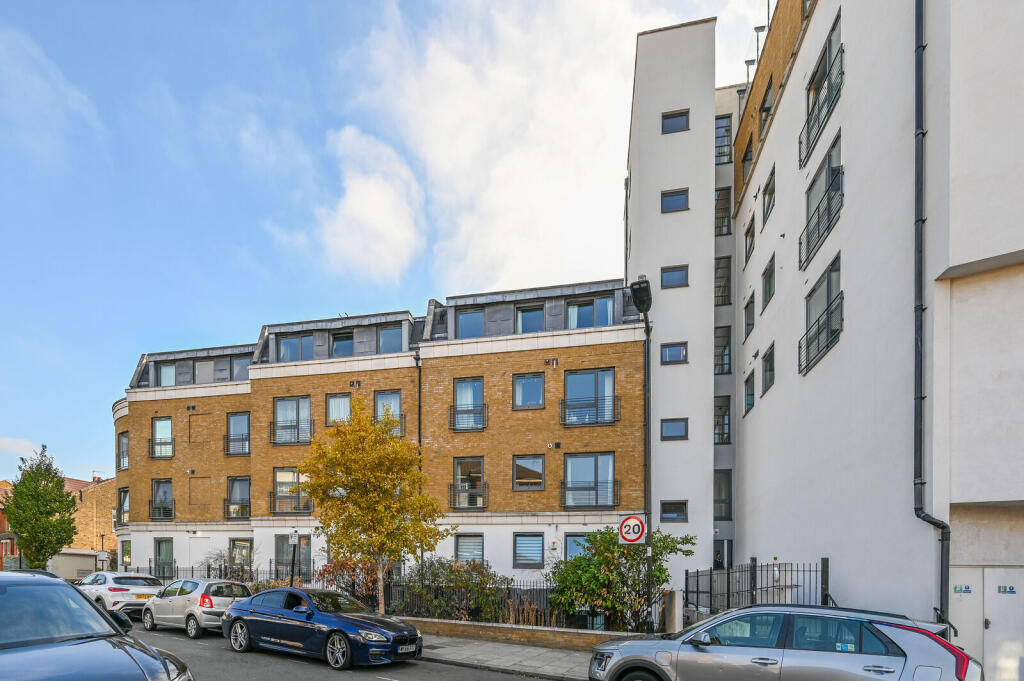 Apartment in London - View 3