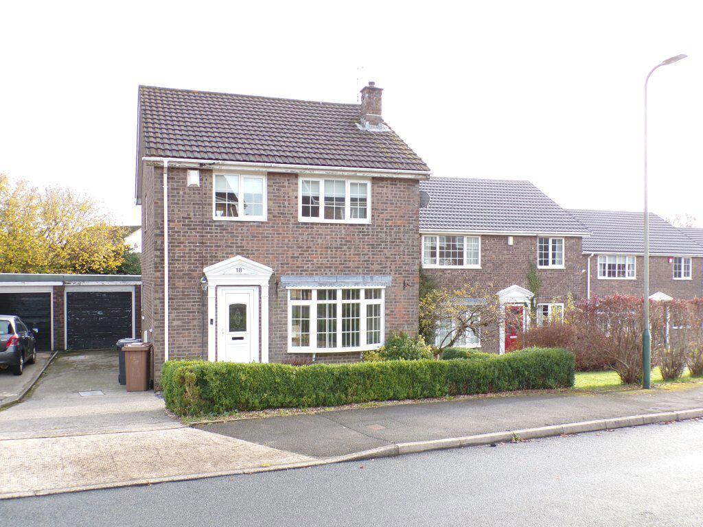 Main image of property: 18 Pembroke Close, Grove Park, Blackwood