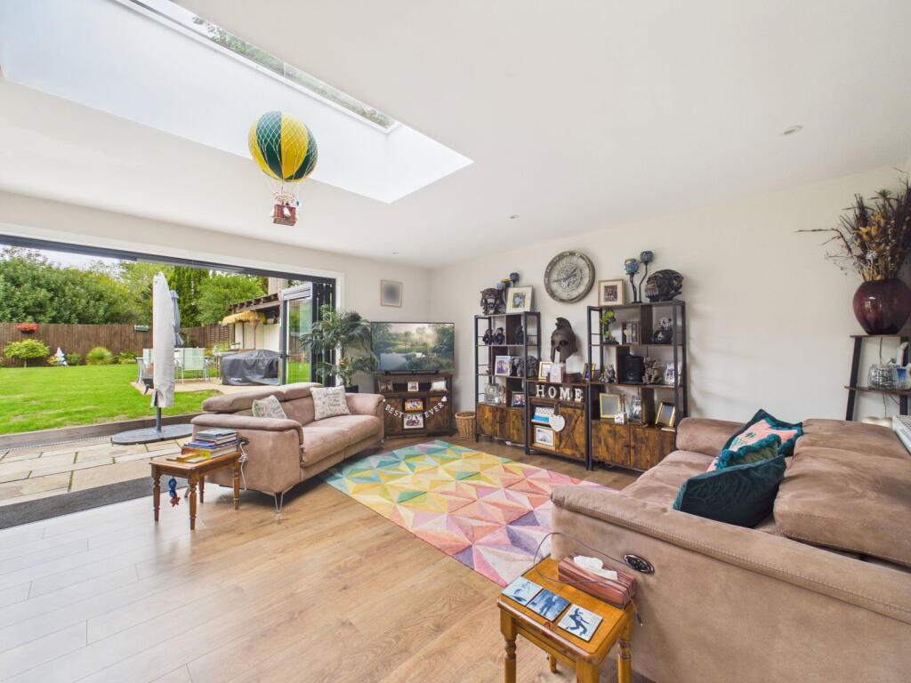 House in Redhill - View 5
