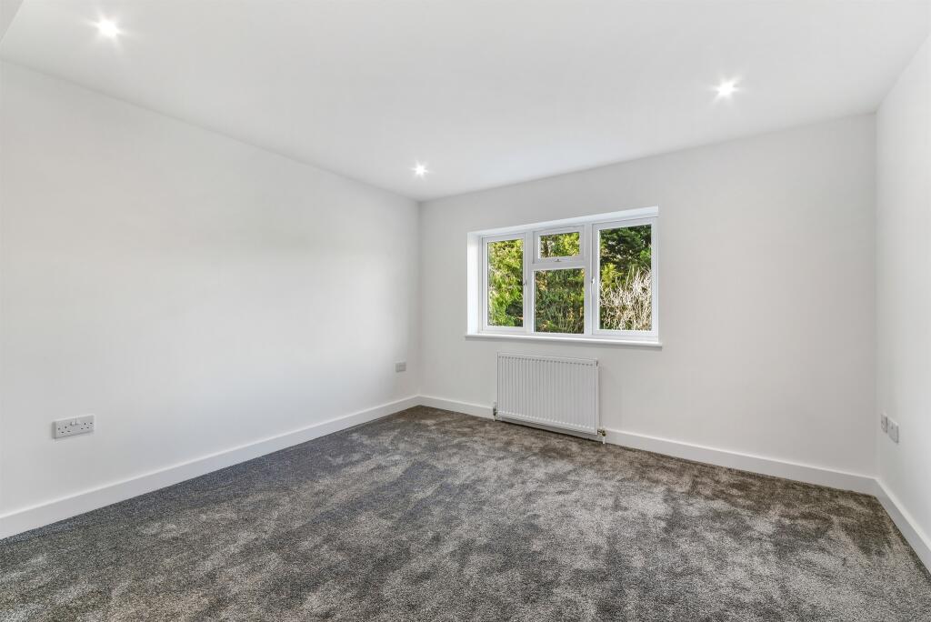 Kingswood Way, South Croydon photo 4