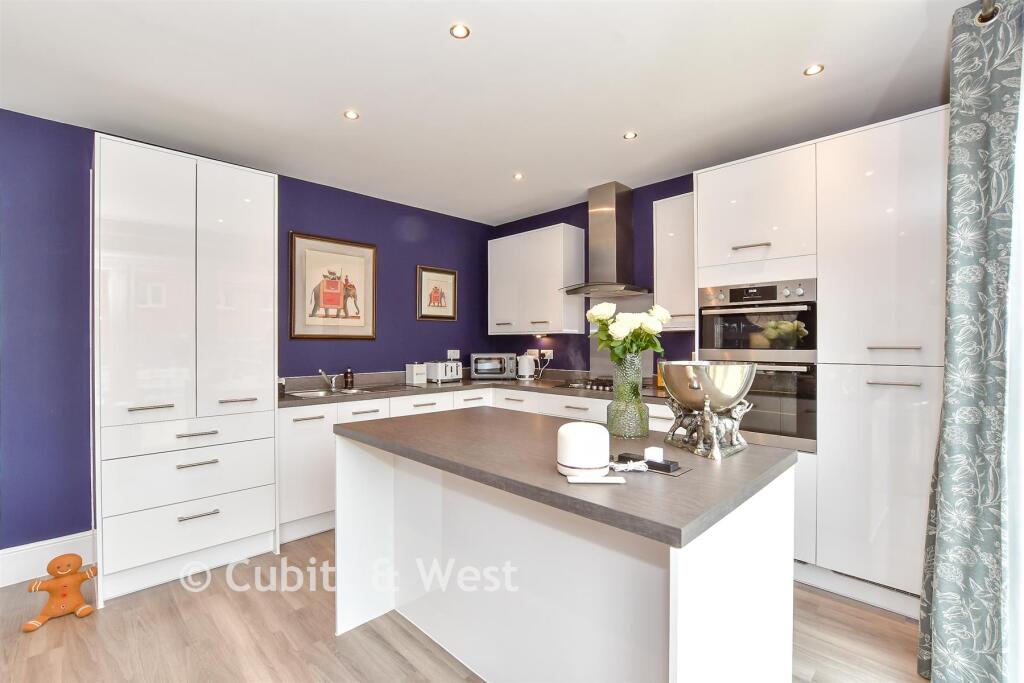 House in Portsmouth - View 4