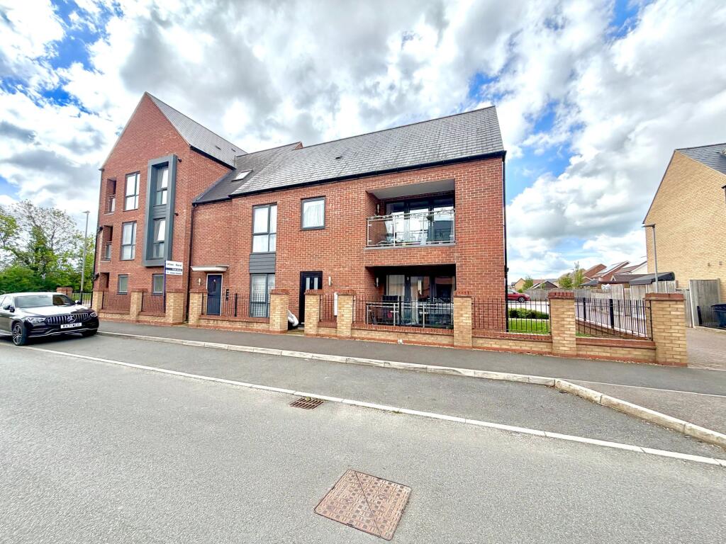 Apartment in Milton Keynes - View 4