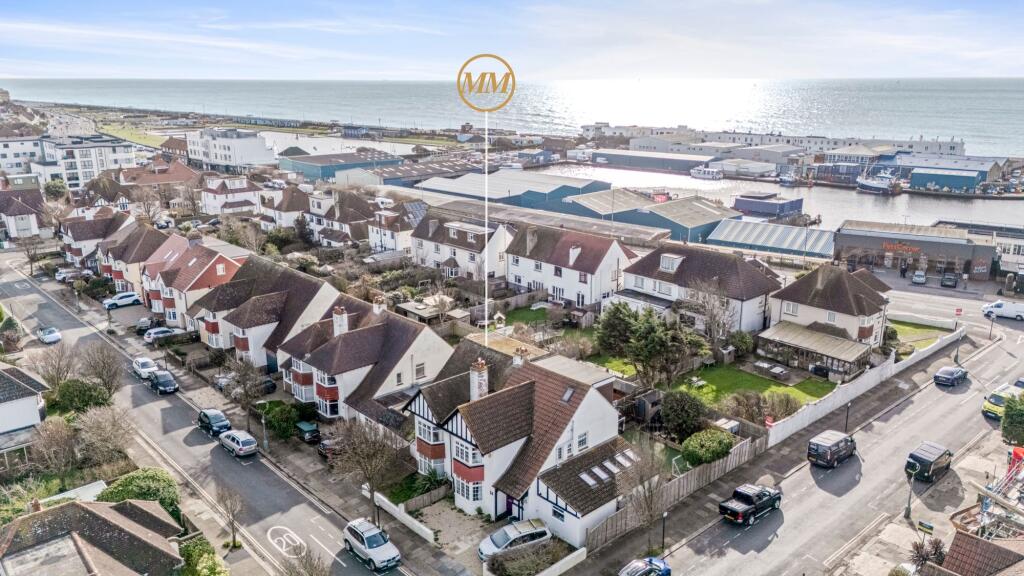 Glastonbury Road, Hove, BN3 photo 2