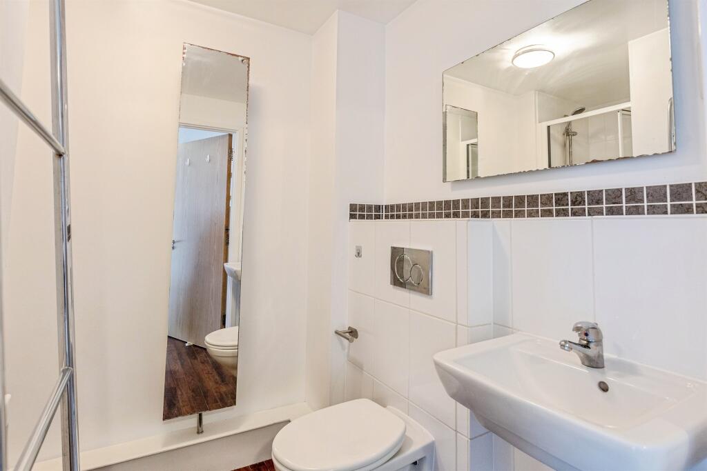 Apartment in Bristol, Canon's Marsh, City Centre - View 3