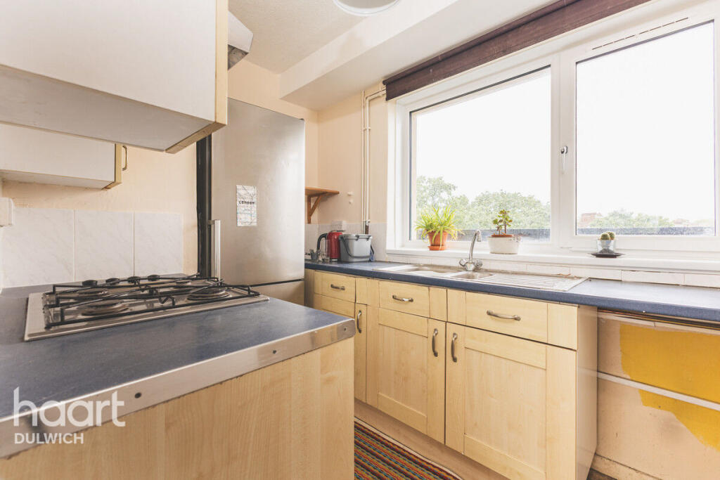 Apartment in London - View 5