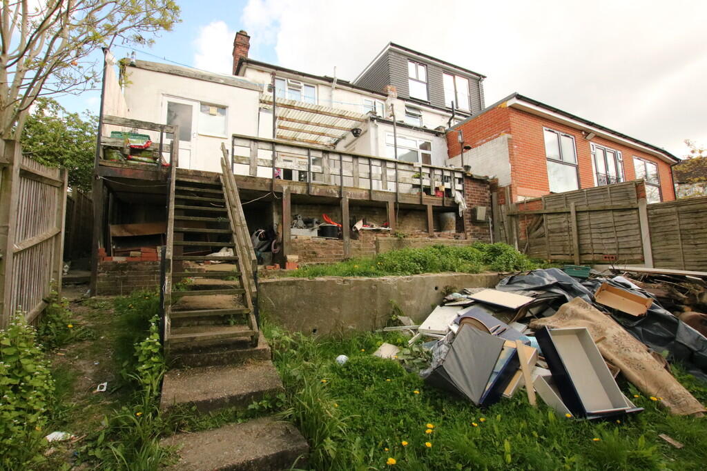 House in London - View 2