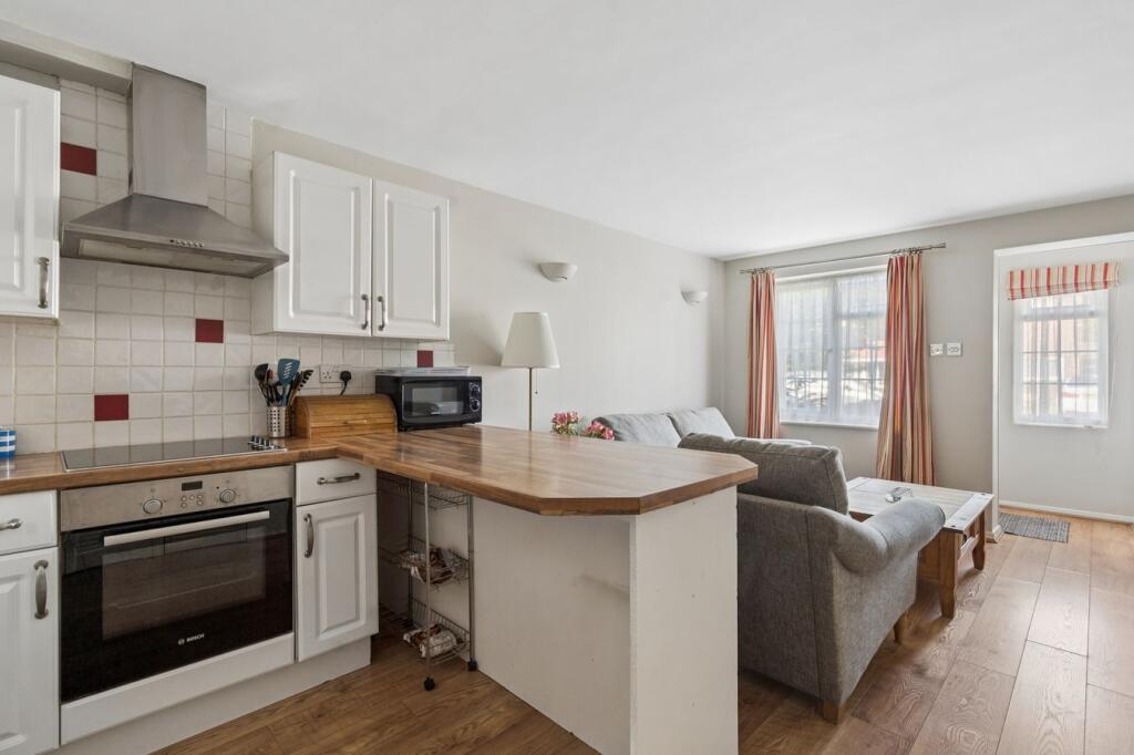 House in Slough, Colnbrook with Poyle - View 4