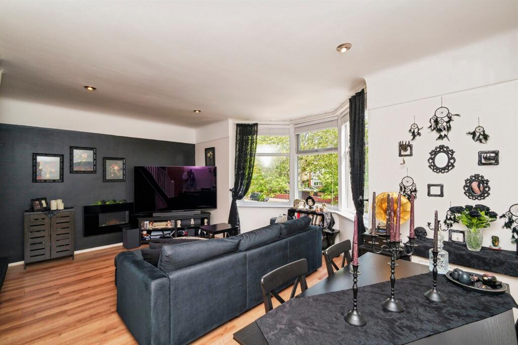 Apartment in Wallasey, New Brighton - View 2