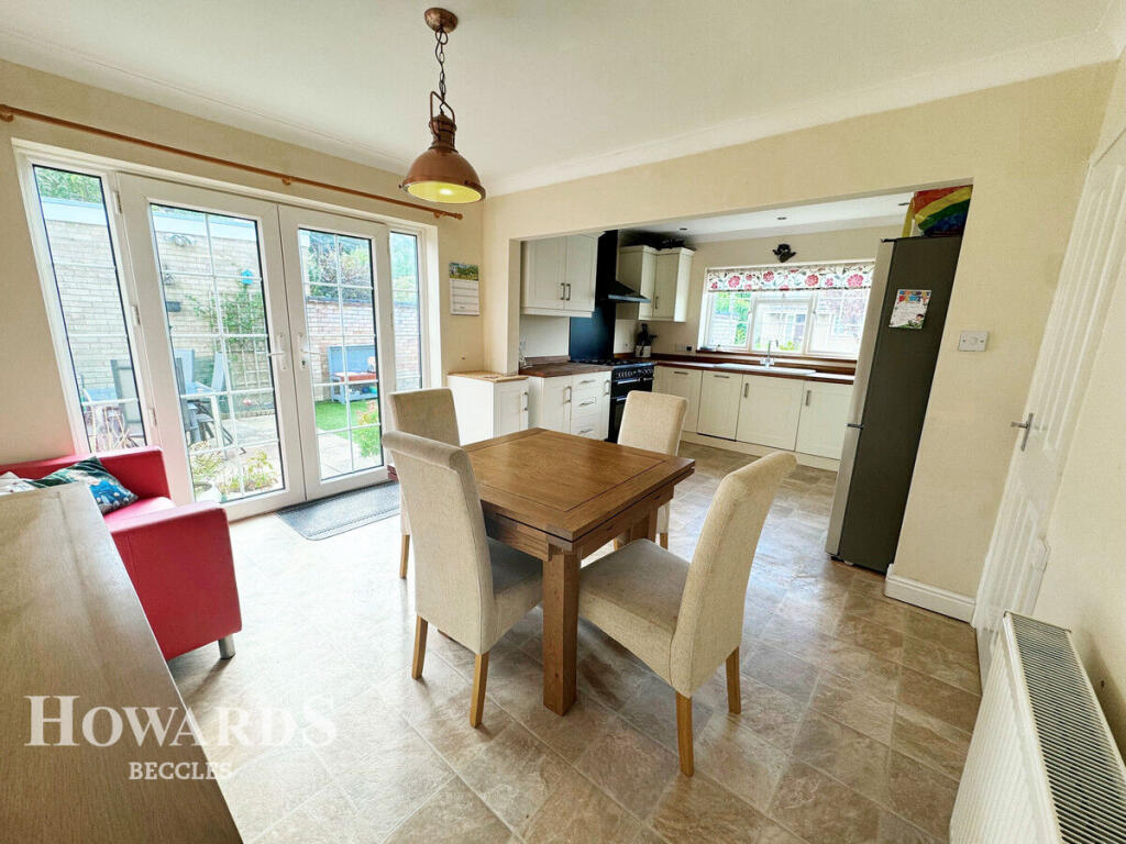 Cherry Hill Close, Worlingham, BECCLES photo 3