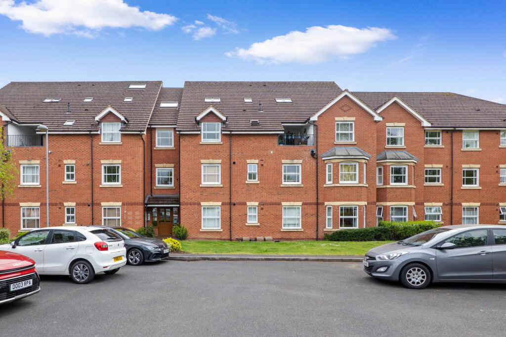 2-bed flat on Apartment 45, Hardy Court, Barbourne, Worcester.  WR3 8AT, £235,000