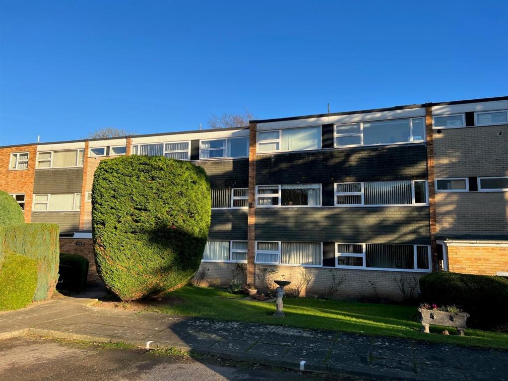 Main image of property: 15 Chestnut CourtAvenue RoadMalvernWorcestershire