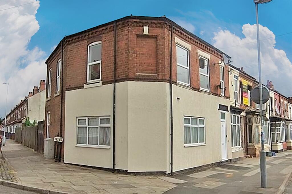 Main image of property: Rooms at Dogpool Lane, Birmingham